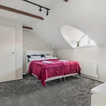 Wehost Atmospheric Attic Apartment On An Island In Front Of The Helsinki Shore @Wehost Uunisaari Lägenhet Helsingfors