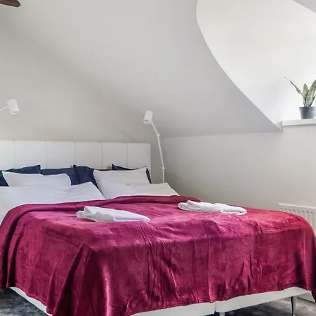 Wehost Atmospheric Attic Apartment On An Island In Front Of The Helsinki Shore @Wehost Uunisaari